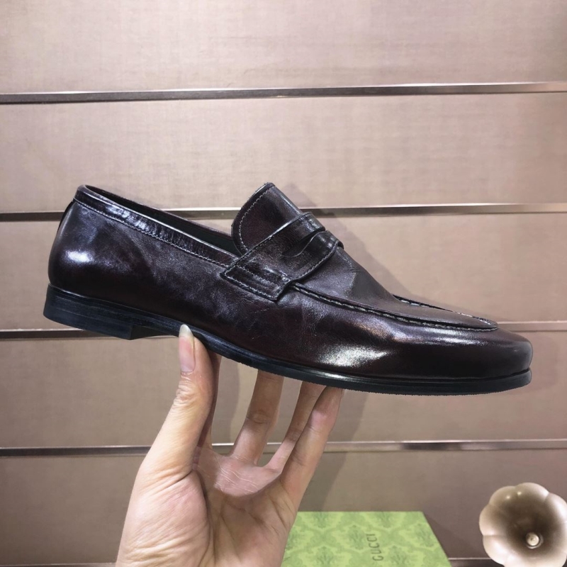 G*u*i leather shoes